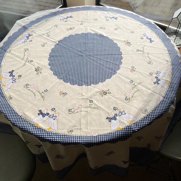 Vintage Blue Ribbon Goose Tablecloth Round 70" D. Floral White Gingham - Picture 8 of 8